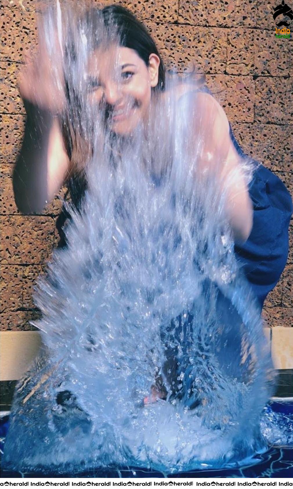 Silk Tree Kajal Aggarwal Latest Clicks when she enjoys by Poolside