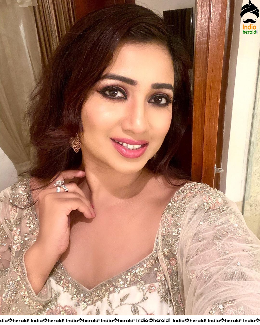 Singer Shreya Ghoshal Latest Hot Photos Collection Set 3