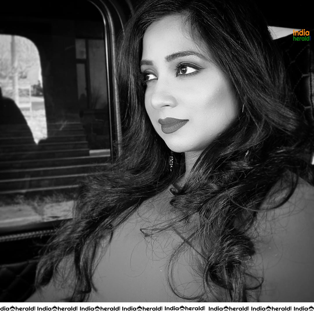 Singer Shreya Ghoshal Latest Hot Photos Collection Set 6