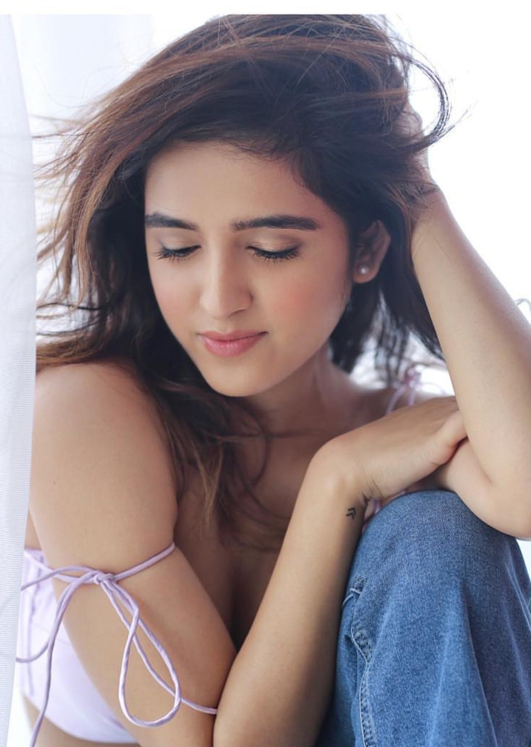Sizzling Hot Clicks Of Shirley Setia