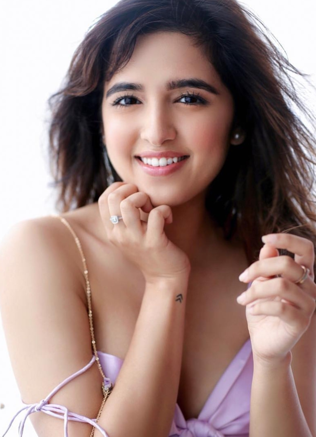 Sizzling Hot Clicks Of Shirley Setia
