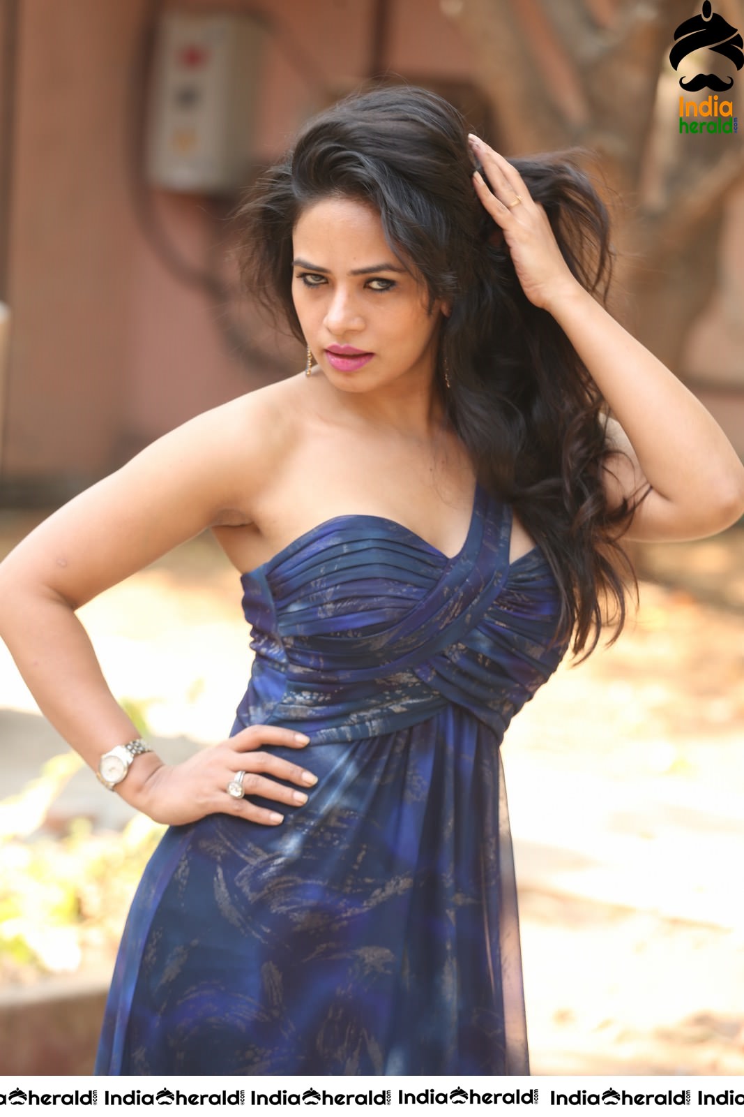 Sizzling Hot Minakkshi Kalitaa Latest Photos Set 2