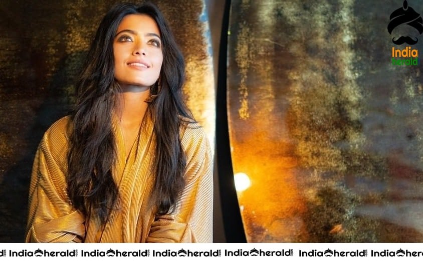 Sizzling Latest Hot Photos of Ravishing Rashmika Mandanna