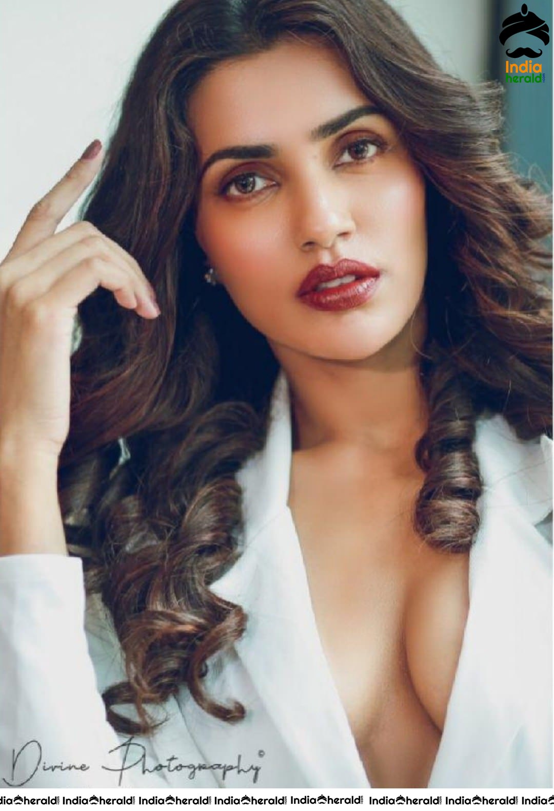 Sizzling New Hot Photoshoot Of Akshara Gowda