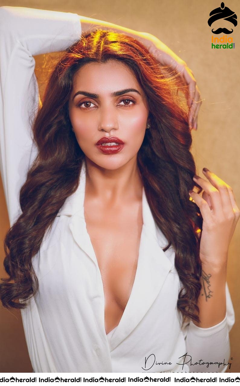Sizzling New Hot Photoshoot Of Akshara Gowda
