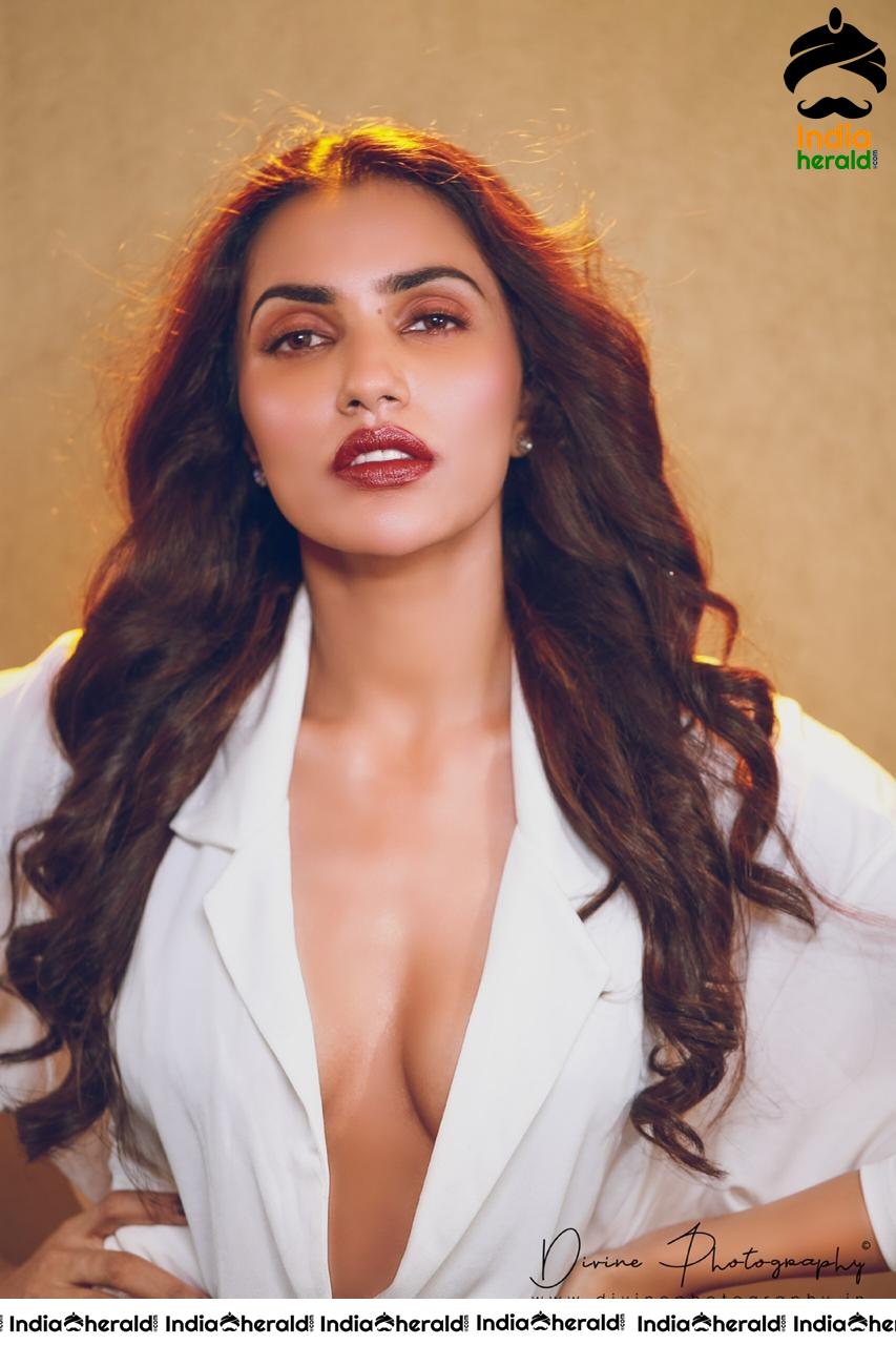 Sizzling New Hot Photoshoot Of Akshara Gowda