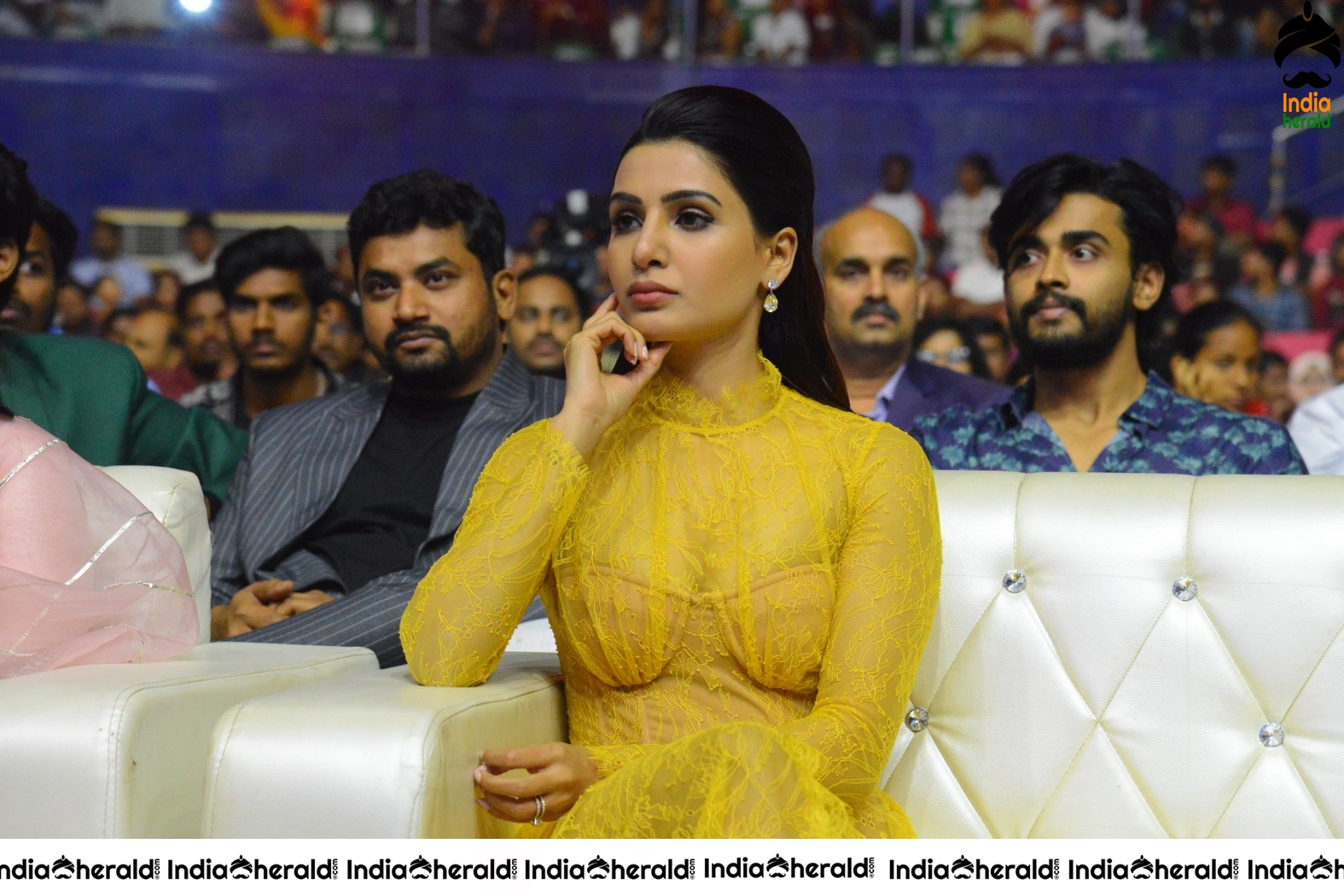 Sizzling Samantha Oozing Hotness in Transparent Yellow Outfit Set 2
