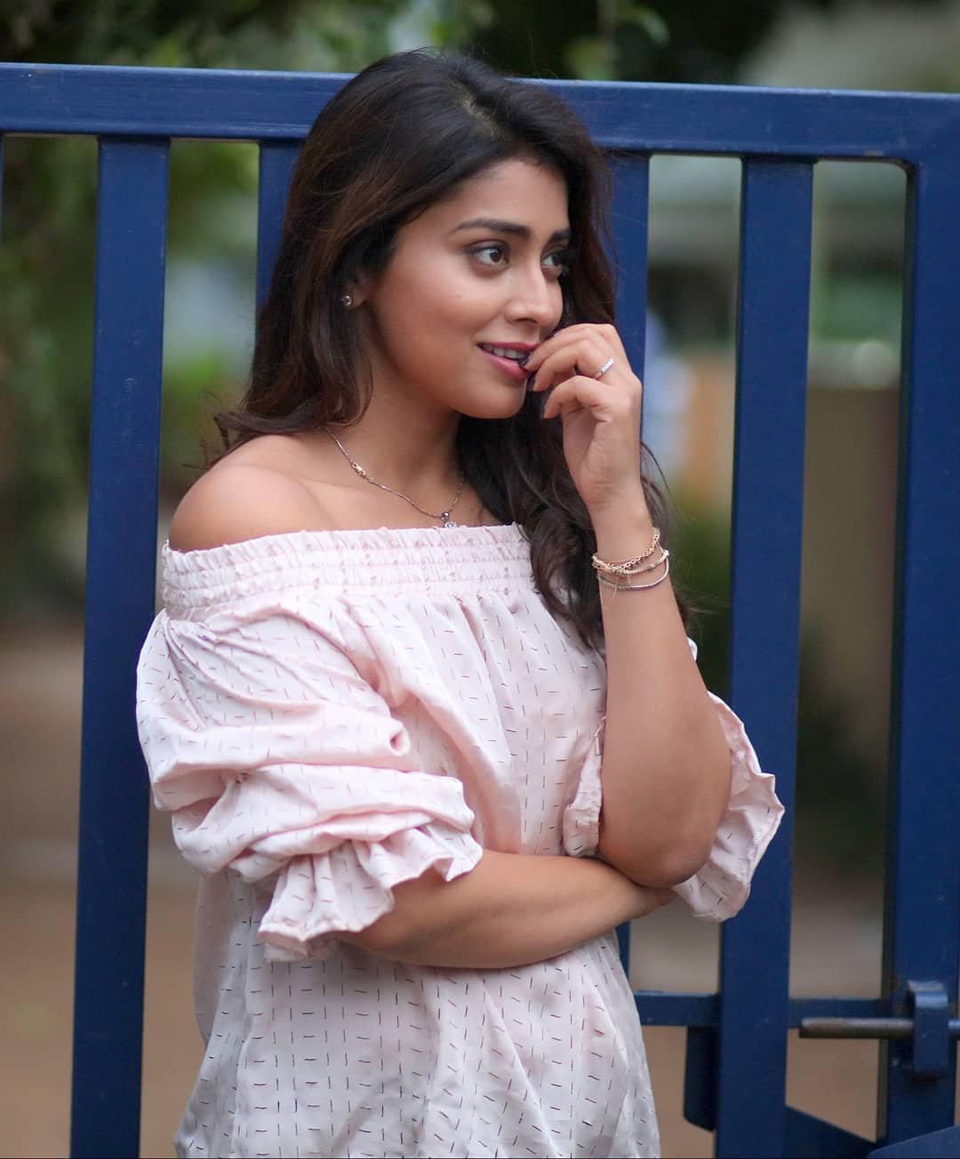 Sizzling Shriya Tempts Up In Latest Photos