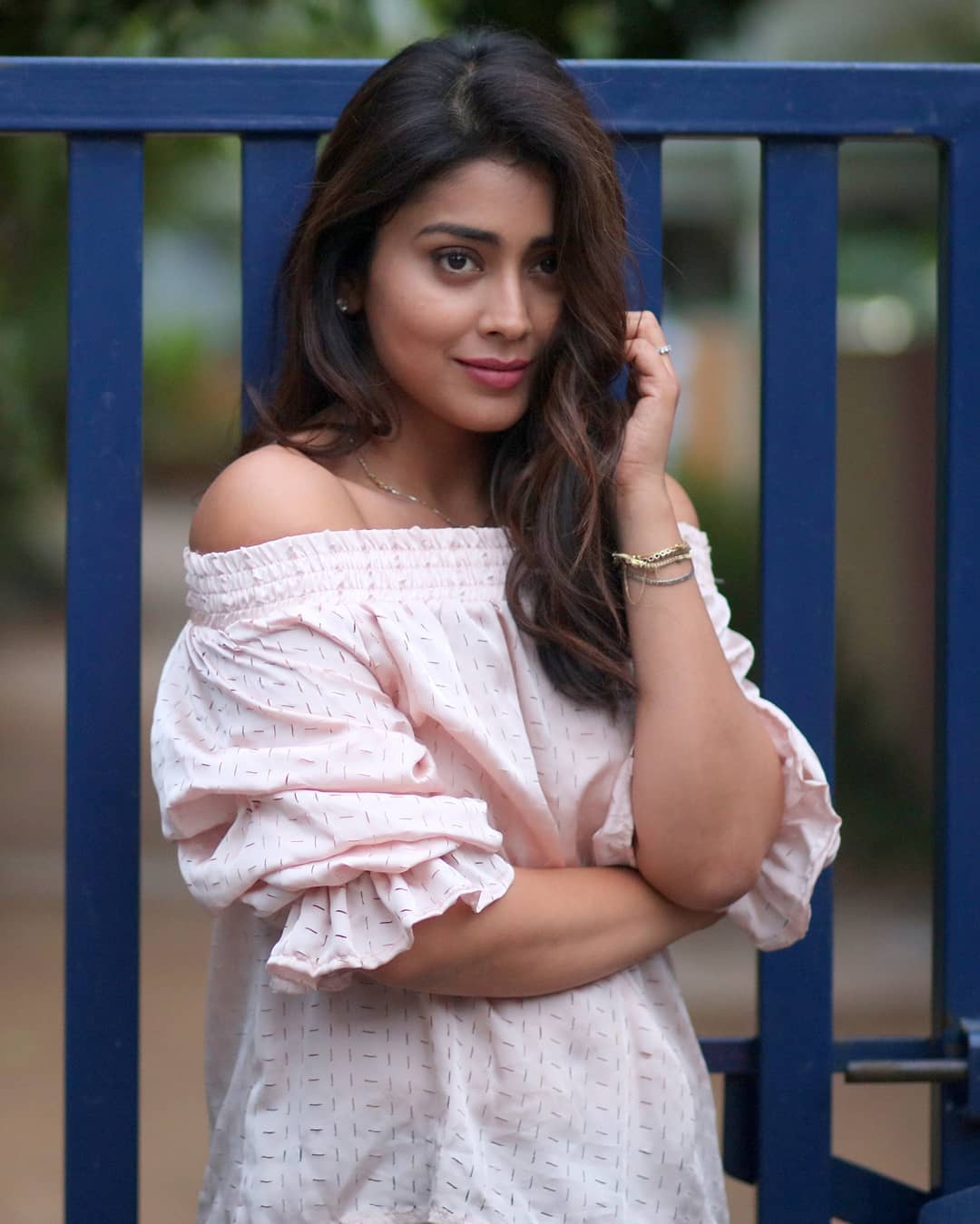 Sizzling Shriya Tempts Up In Latest Photos