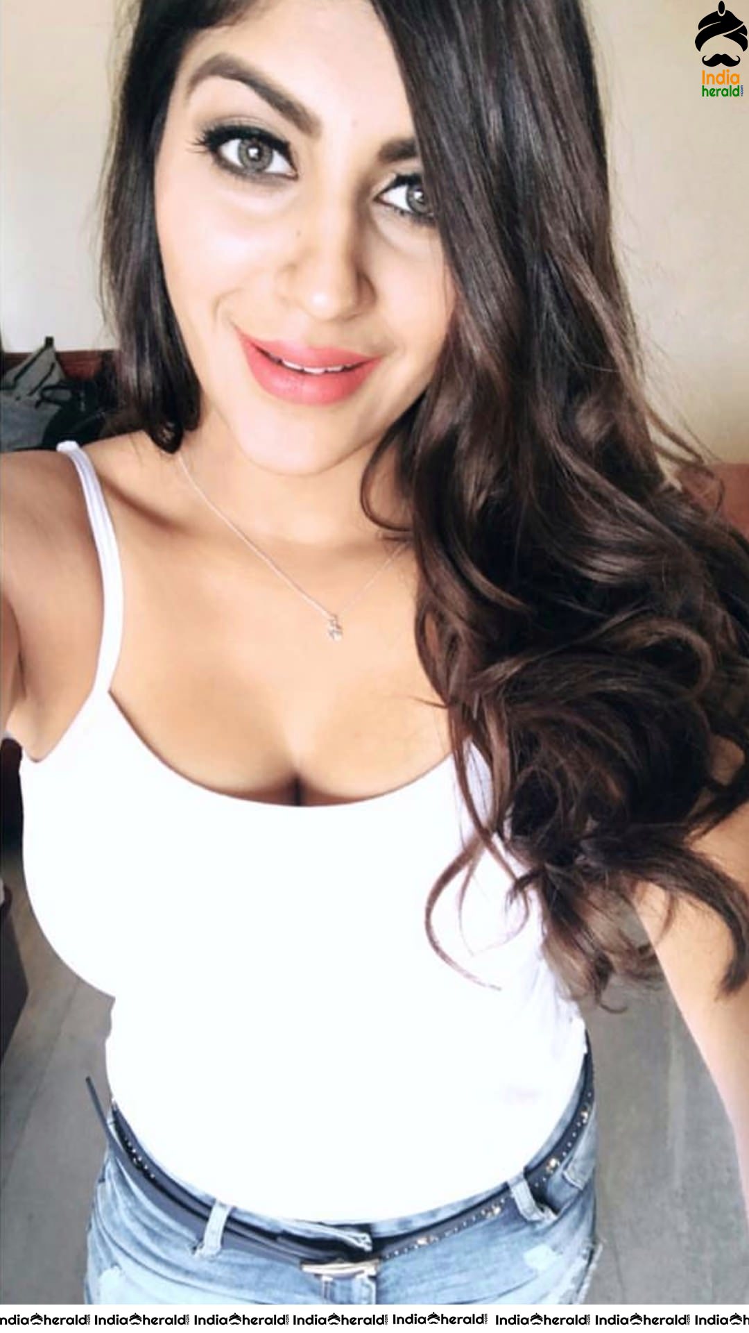 Sizzling Yashika Aannand Latest Hot Cleavage Exposing Photos Set 2