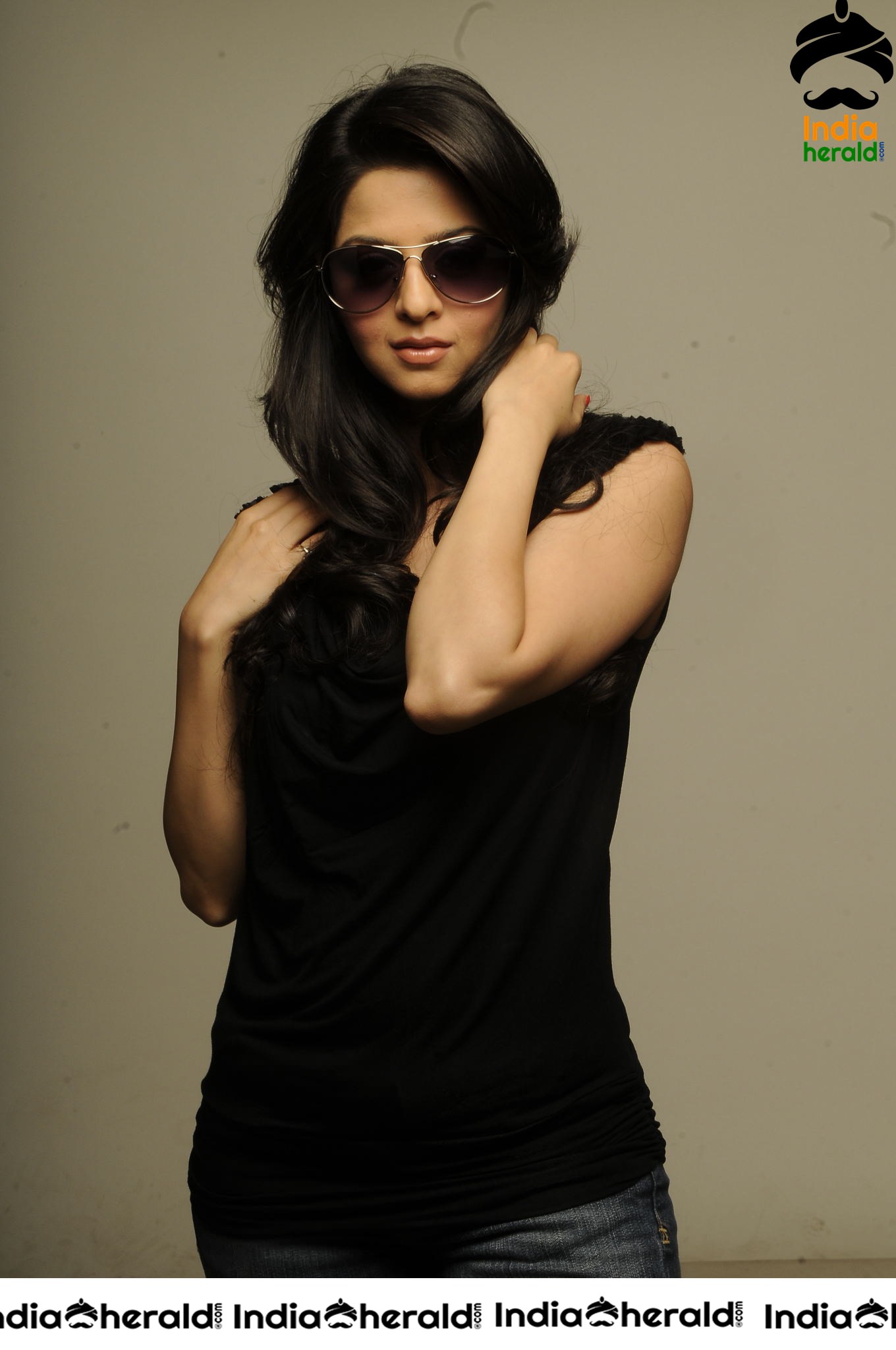 Slim and Slender Waist Beauty Vedika Latest Photos in Black Set 2