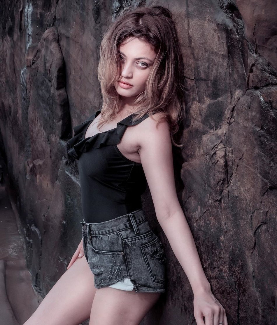 Sneha Ullal Hot Poses