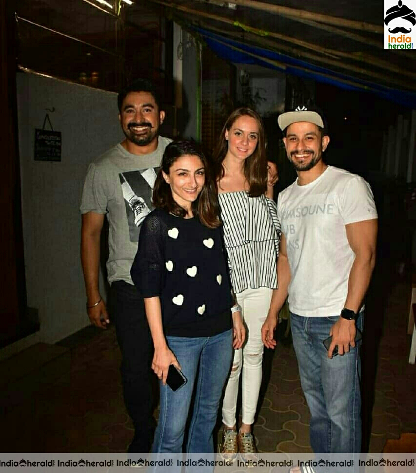 Soha Ali Khan Enjoying Dinner At Bandra Restaurant