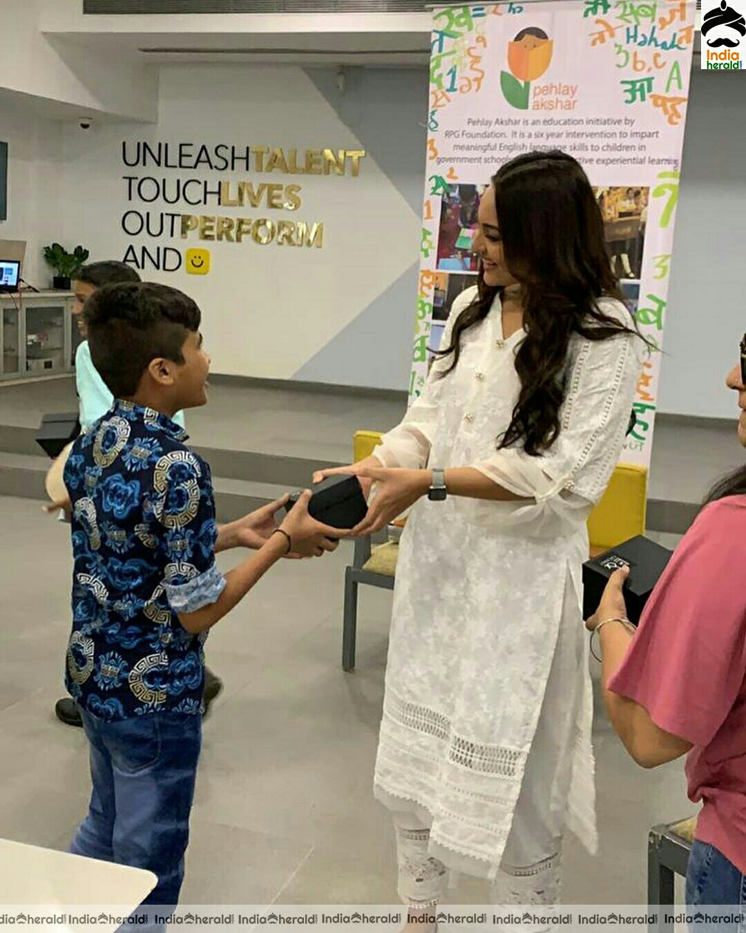 Sonakshi Sinha Bonded With Children At An NGO