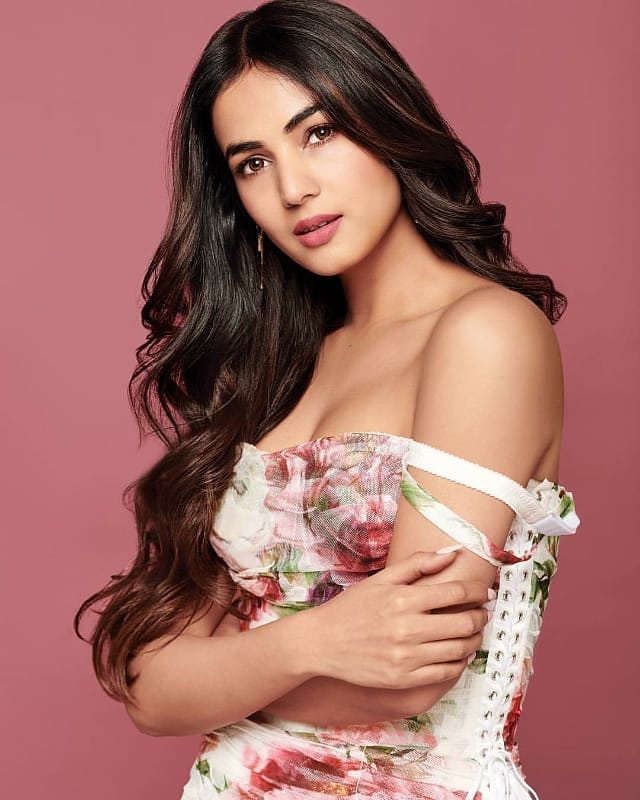 Sonal Chauhan Compilation Of Hot Photoshoot Pics