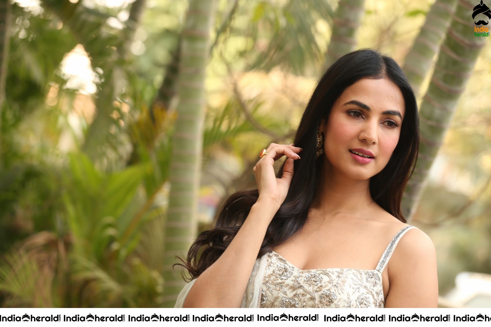 Sonal Chauhan Latest Cute and Teasing Photos in White