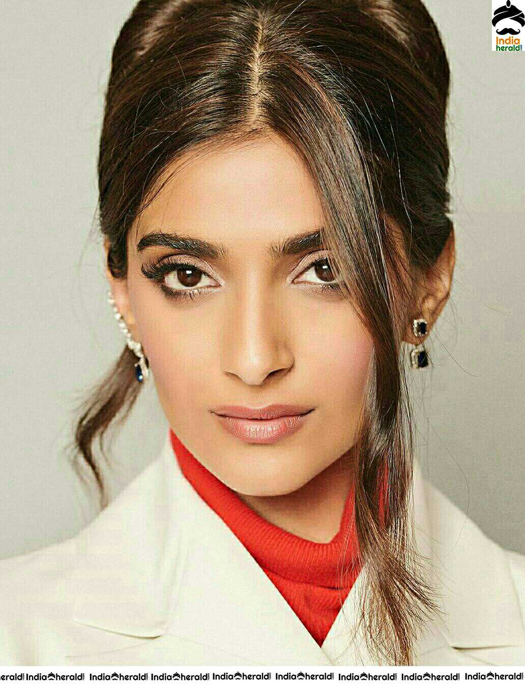 Sonam Kapoor Beautiful Photo Stills