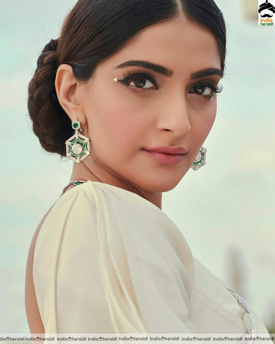 Sonam Kapoor Hot And Cute White Saree Stills