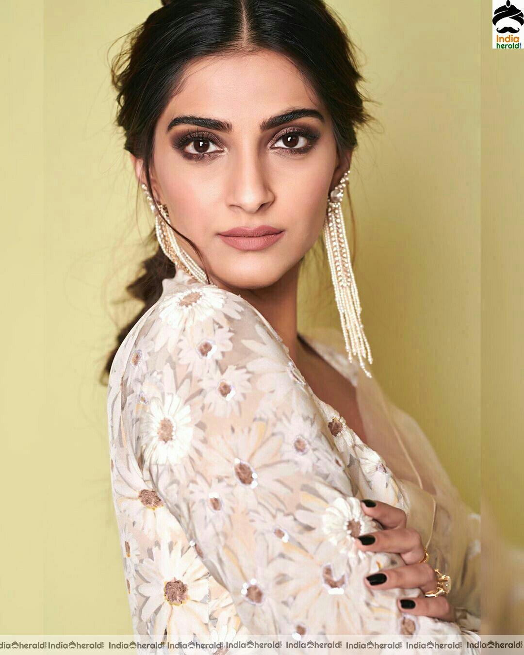 Sonam Kapoor Hot And Cute White Saree Stills