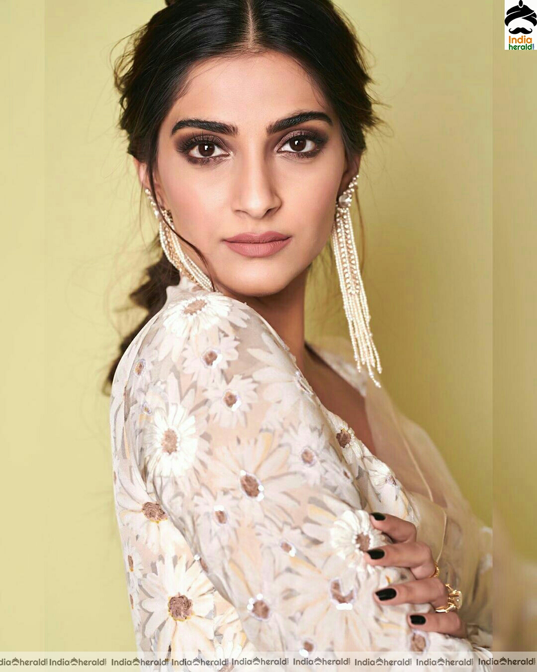 Sonam Kapoor Hot And Cute White Saree Stills