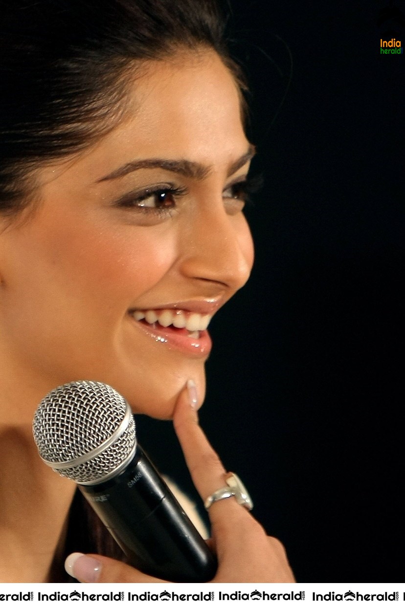 Sonam Kapoor Hot Photos Collection Set 1