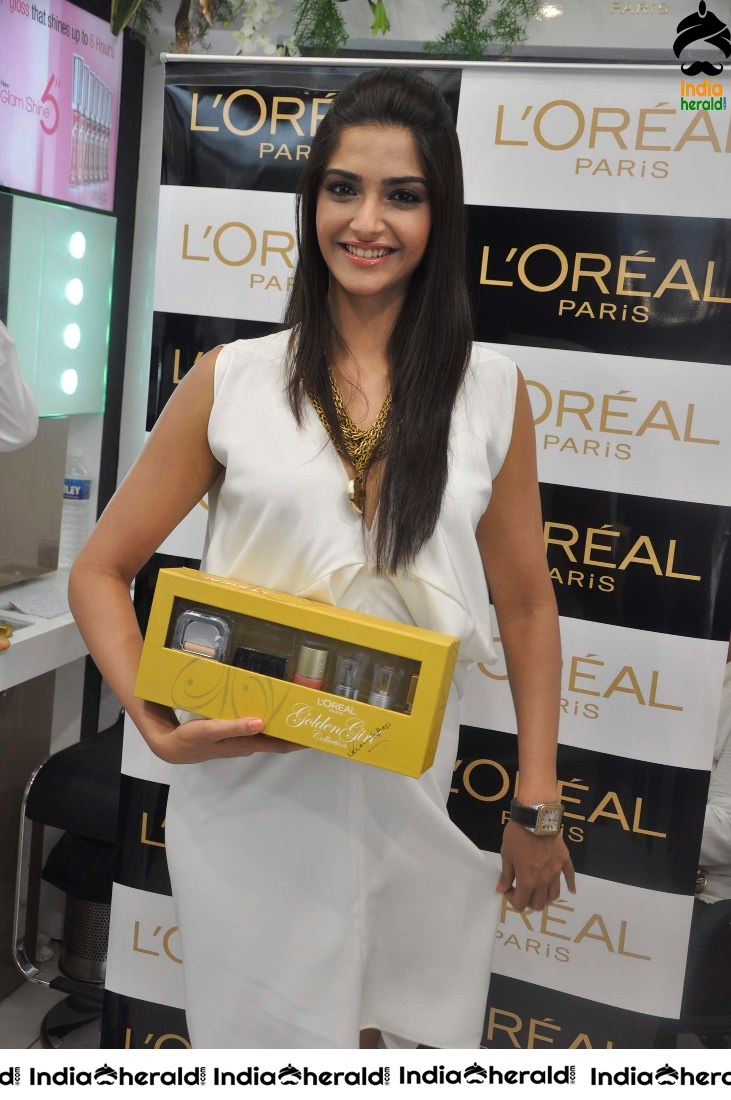 Sonam Kapoor Hot Photos Collection Set 2