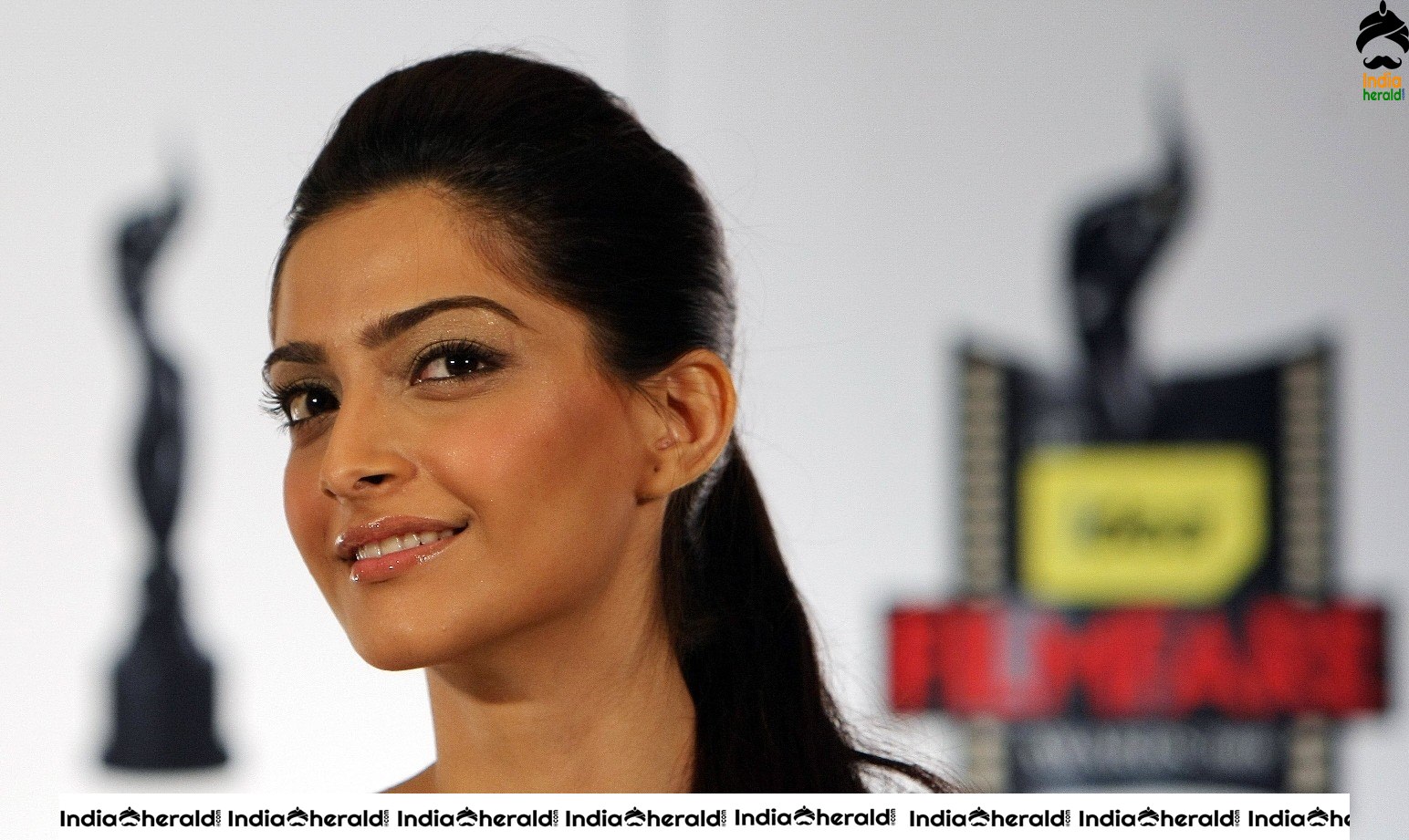 Sonam Kapoor Hot Photos Collection Set 3