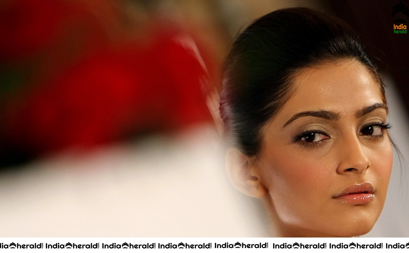 Sonam Kapoor Hot Photos Collection Set 3