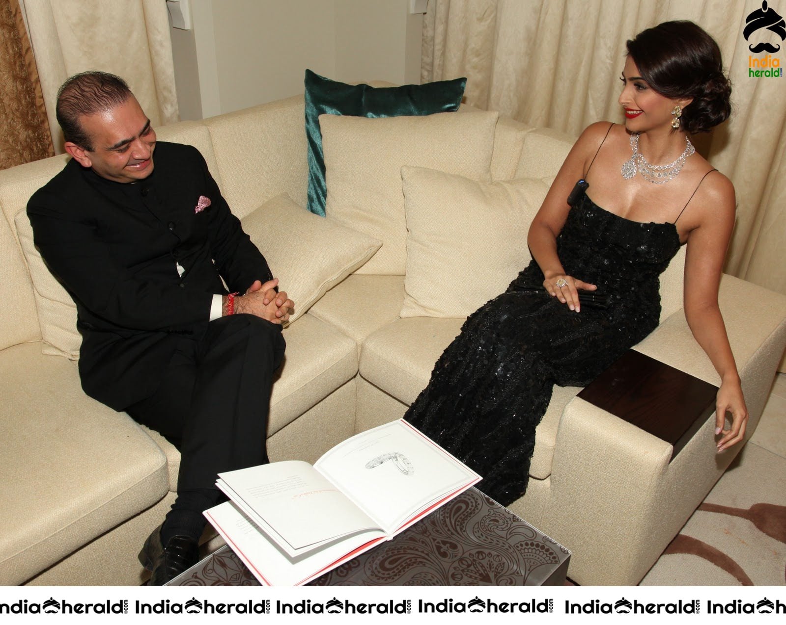 Sonam Kapoor Hot Photos Compilation to tease your Mood Set 1