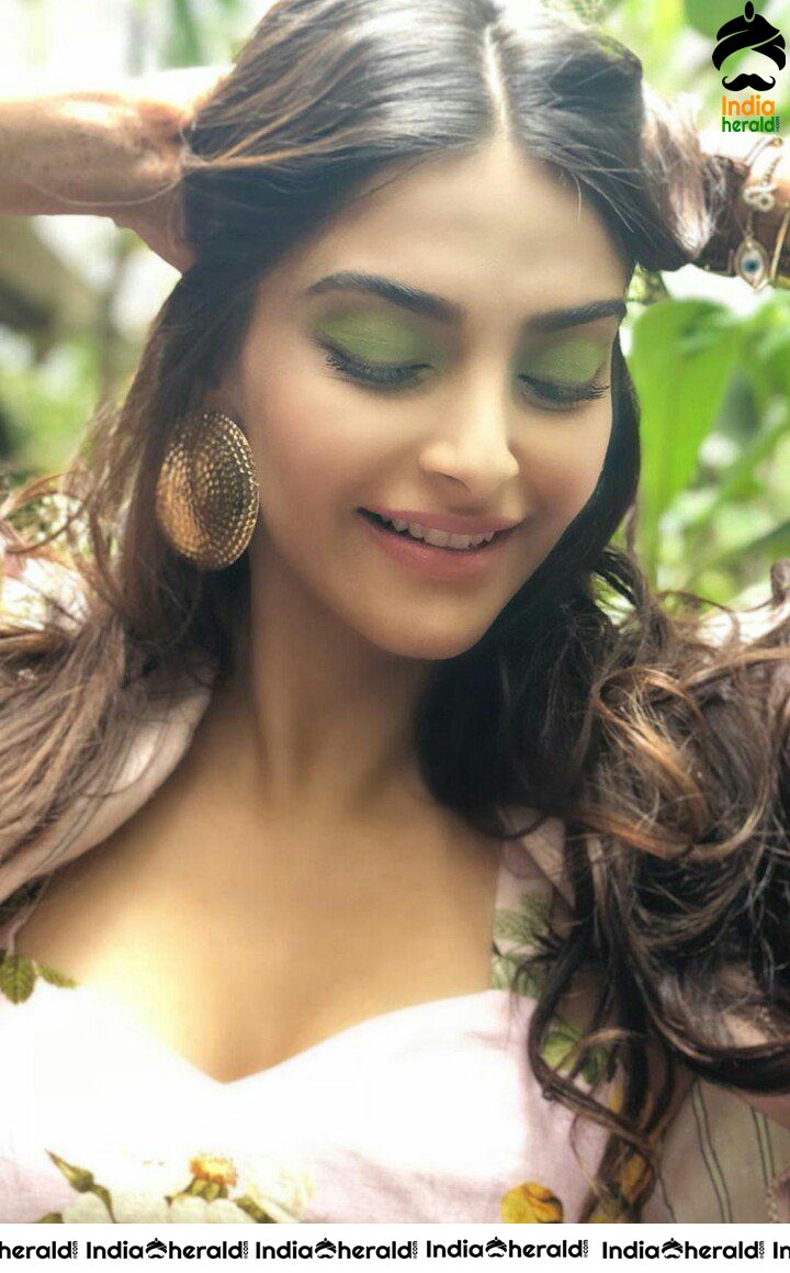 Sonam Kapoor Hot Photoshoot Clicks Set 2