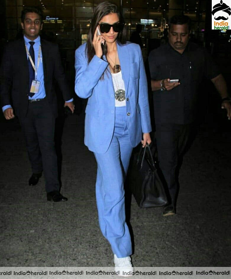 Sonam Kapoor Is just Elegant and seen with sophistication at Airport