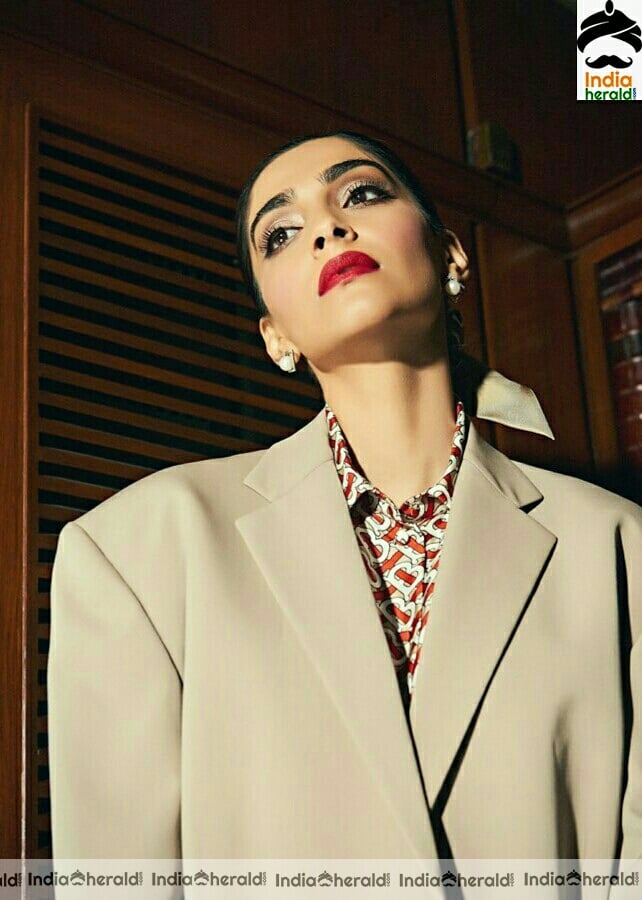 Sonam kapoor Latest Stylish Stills