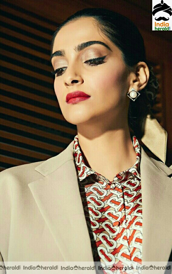 Sonam kapoor Latest Stylish Stills