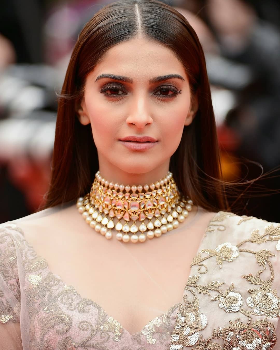 Sonam Kapoor Sizzles At A Flim Festival Event