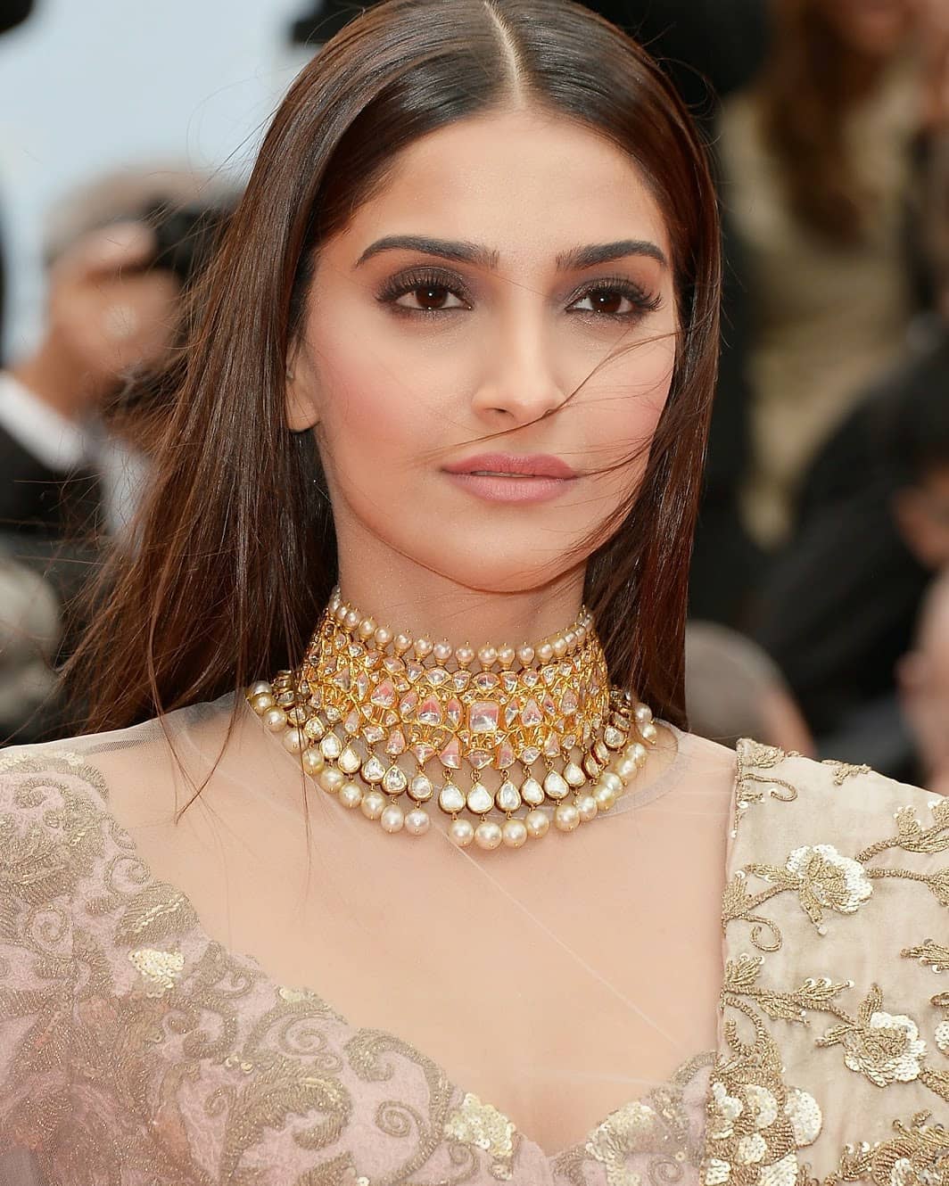 Sonam Kapoor Sizzles At A Flim Festival Event