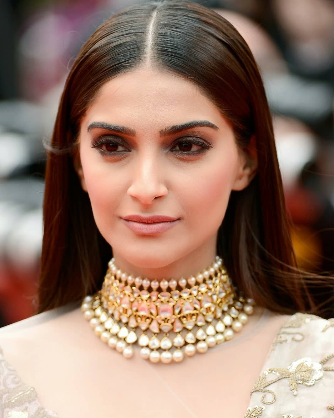 Sonam Kapoor Sizzles At A Flim Festival Event