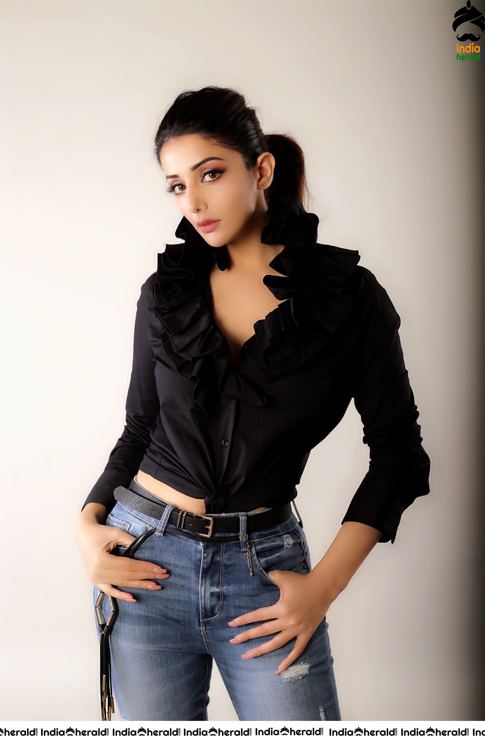 Sonia Mann New Hot Stills Set 2