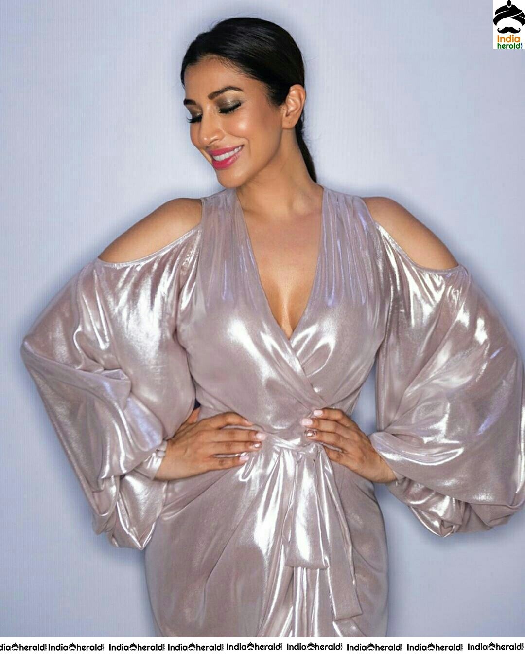 Sophie Choudry Hot And Spicy In Silver Colour Glittering Dress