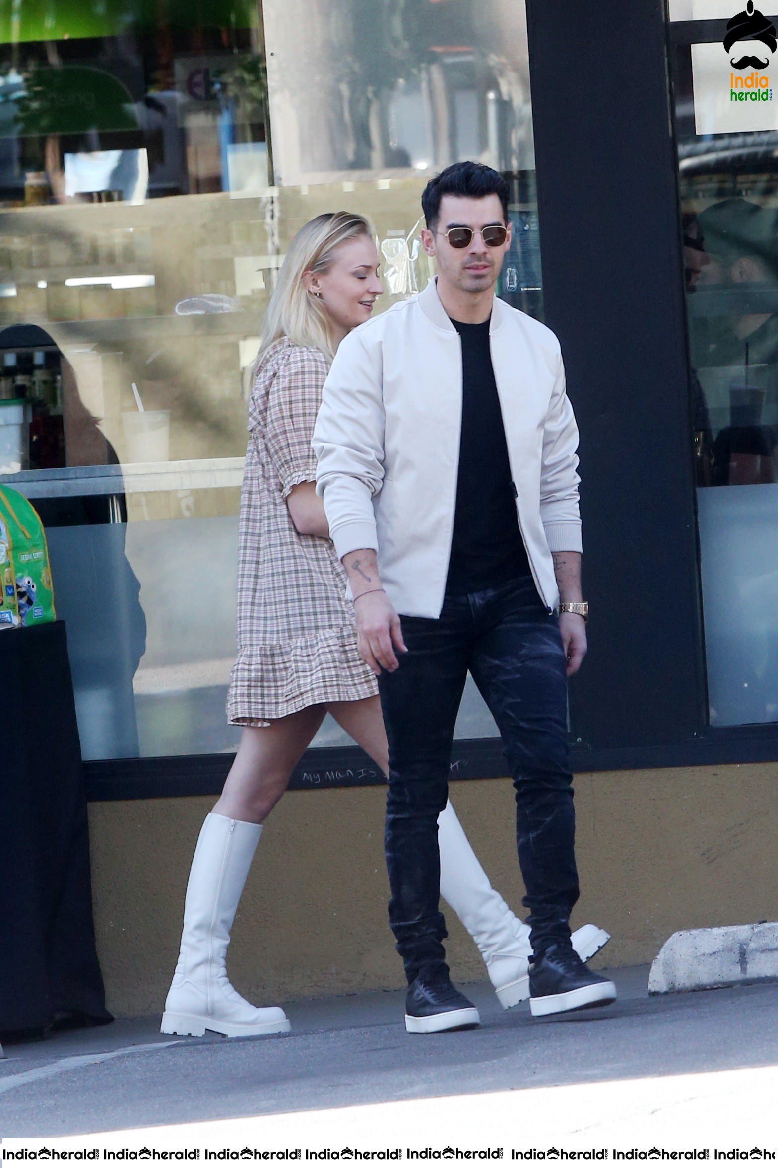 Sophie Turner caught by Paparazzi while out in Los Angeles