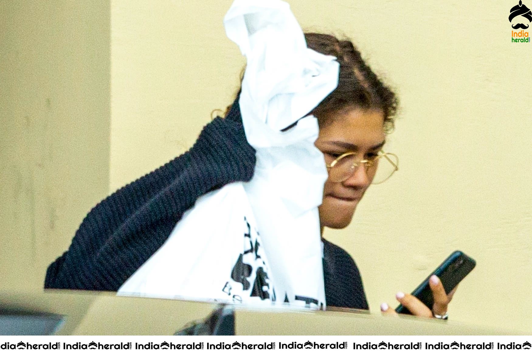 Spiderman Actress Zendaya Coleman leaving a grocery store after Corona panic in Los Angeles