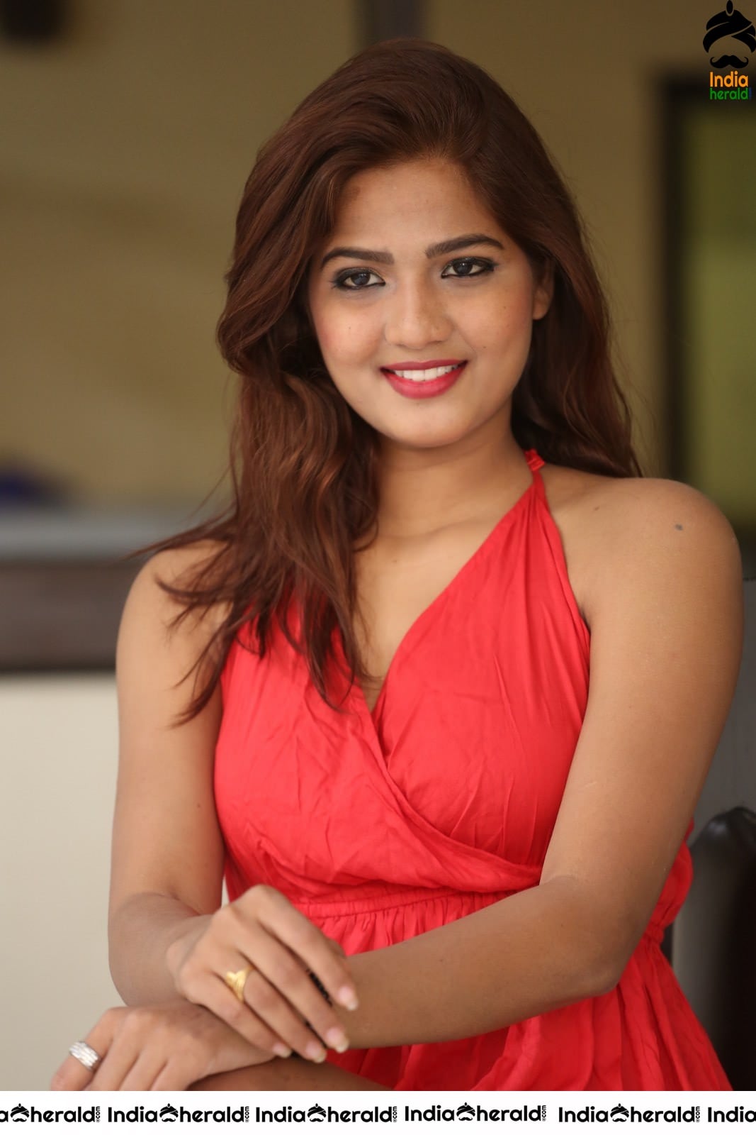 Sravani Nikki Hot Thigh Show in Red Thigh Slit Cut Attire Set 1