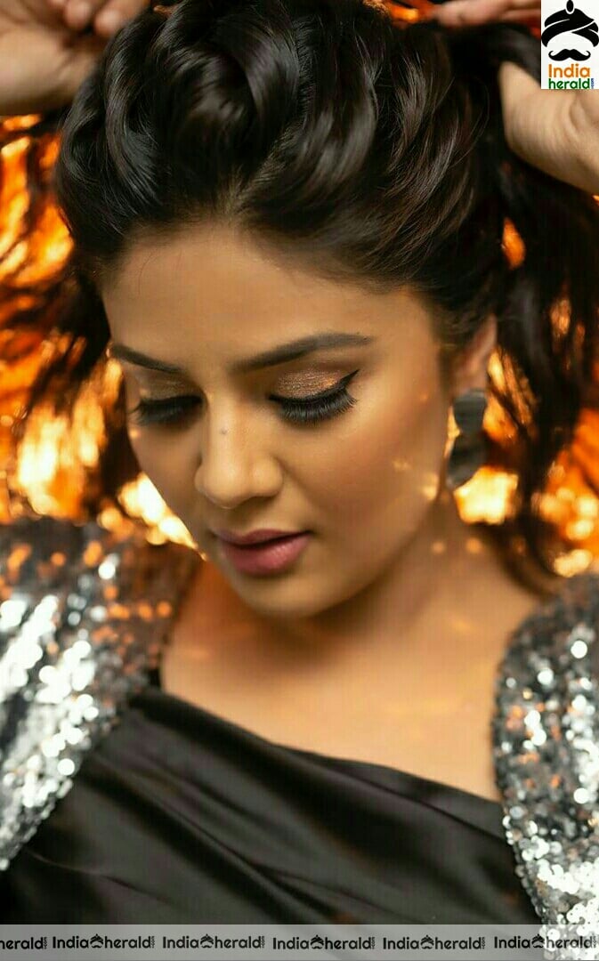 Sree Mukhi killing it in Black with her killer looks