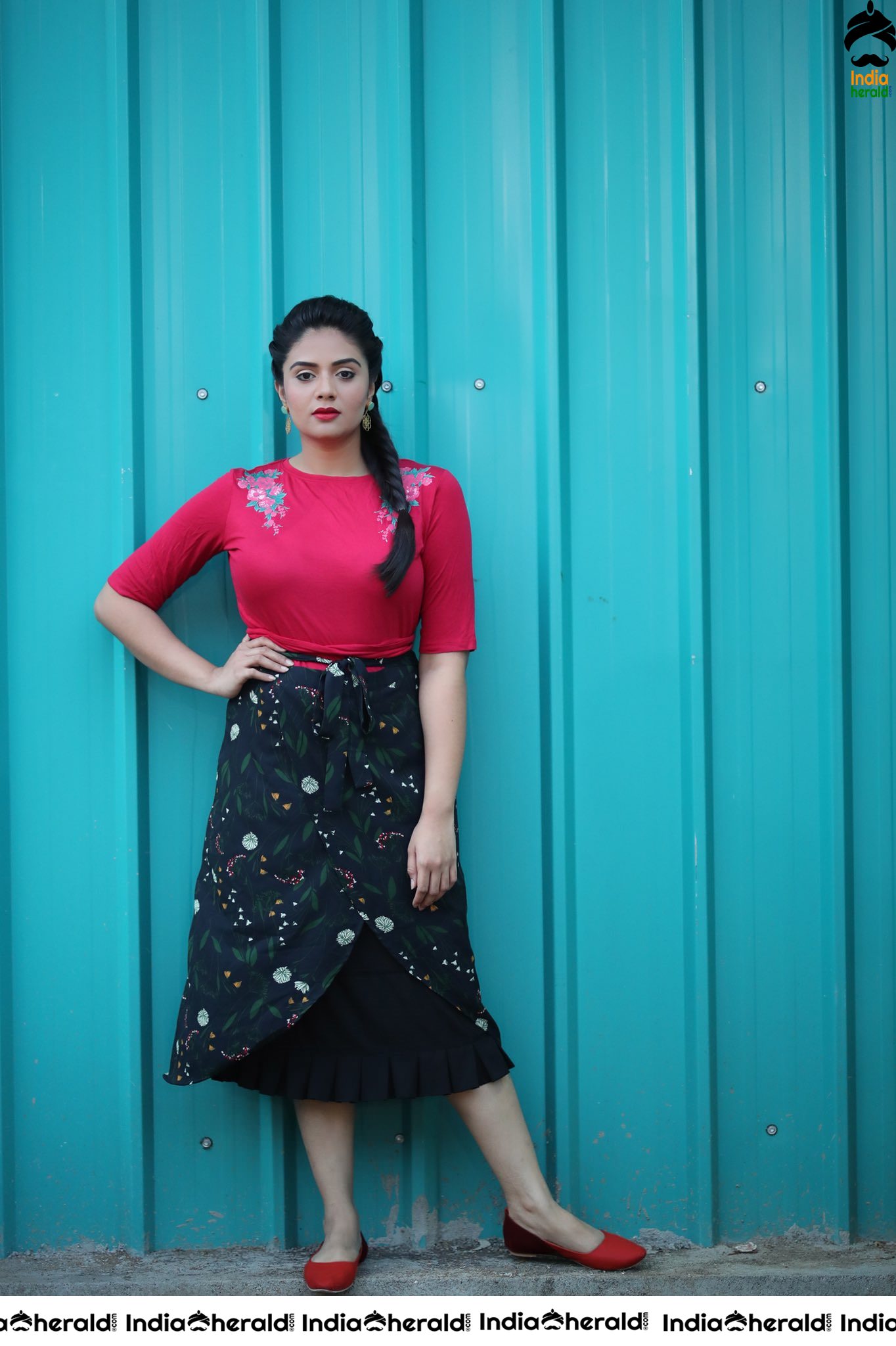 Sreemukhi Latest Mesmerizing Photoshoot Set 1