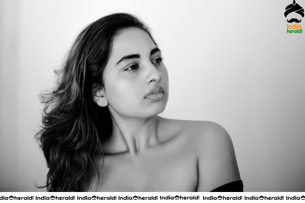 Srushti Dange Hot and Sensuous Photoshoot