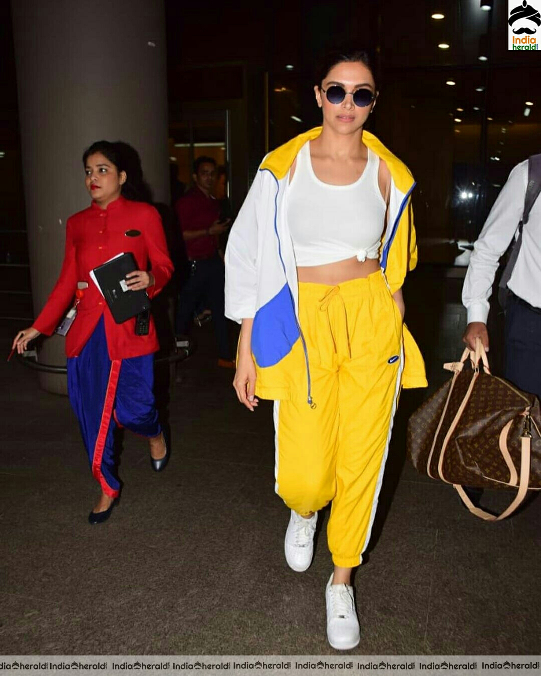 Stylish Deepika Padukone Hot In Airport