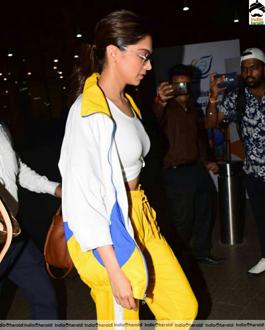 Stylish Deepika Padukone Hot In Airport