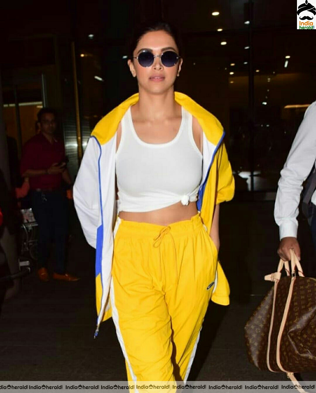 Stylish Deepika Padukone Hot In Airport