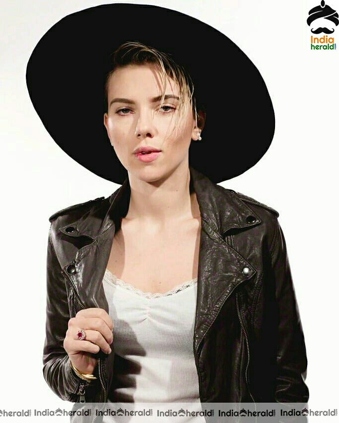 Stylish Scarlett Johansson photos