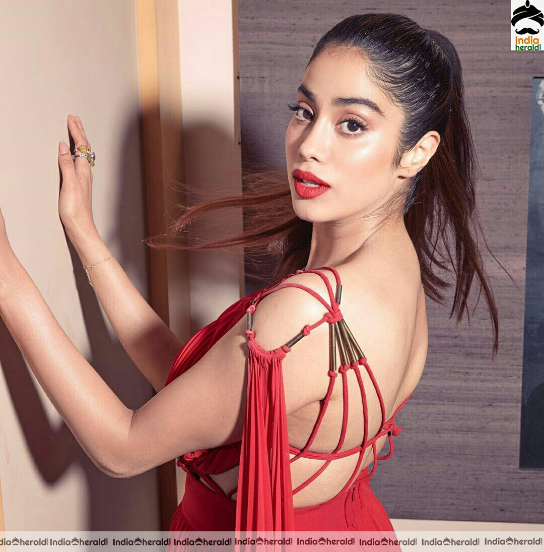 Suave and Stylish Jahnvi