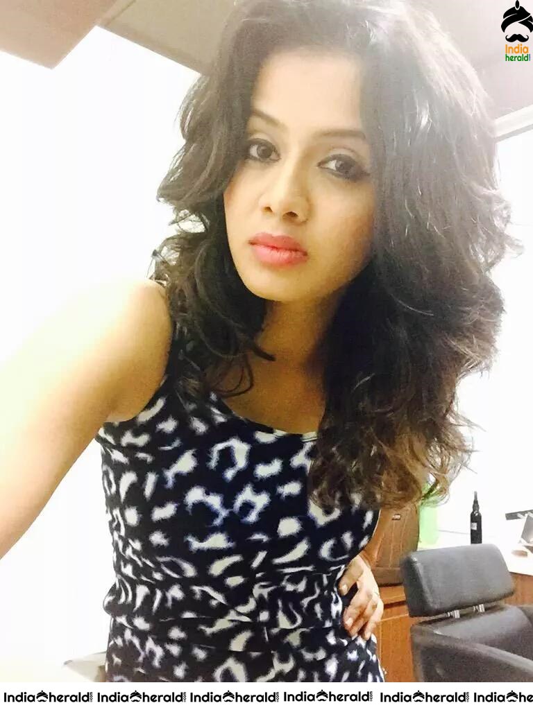 Sun Music Anchor cum Brahmin Beauty Anjana Rangan Hot Photos collection Set 4